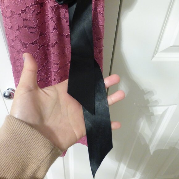 LE CHATEAU pink lace skater dress with removable black satin belt - Picture 7 of 12